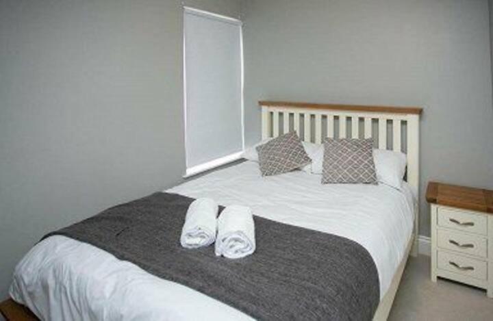 Amazing 3 Bedroom Home, Prime Bt1 Postcode And City Centre Location Belfast Luaran gambar