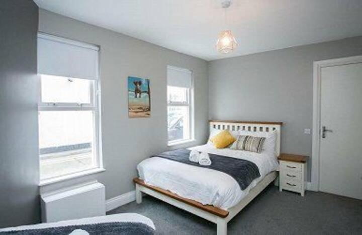 Amazing 3 Bedroom Home, Prime Bt1 Postcode And City Centre Location Belfast Luaran gambar