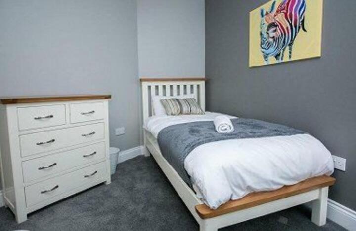 Amazing 3 Bedroom Home, Prime Bt1 Postcode And City Centre Location Belfast Luaran gambar
